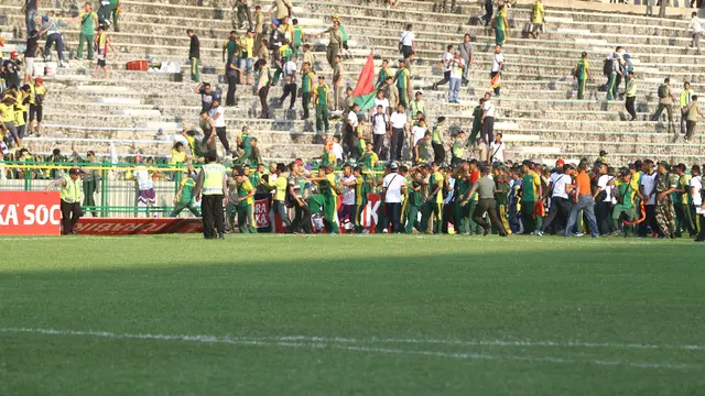 Persegres Gresik United vs PS TNI
