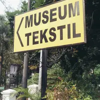 Jelang Hari Batik Nasional, yuk, cari tahu lebih banyak soal Batik ke Museum Tekstil! (Sumber foto: Fimela.com)