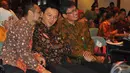 Ketua KPK Abraham Samad dan Basuki Tjahaja Purnama saat menghadiri Seminar Pencegahan Korupsi, Jakarta, Kamis (6/11/2014) (Liputan6.com/Herman Zakharia) 