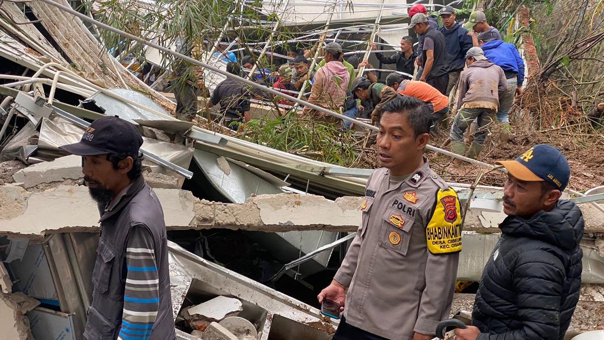 Pj Bupati Bogor Ingatkan Warga Waspada: dalam Setahun, Hanya 10 Hari Bebas Bencana Berita Viral Hari Ini Minggu 19 Mei 2024