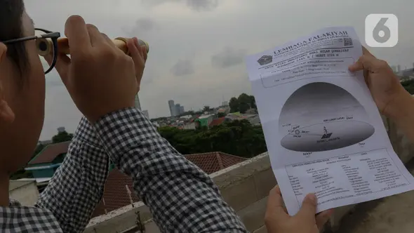 Kementerian Agama (Kemenag) menyelenggarakan pemantauan hilal (rukyatulhilal) untuk menentukan awal Ramadan, yang bertepatan dengan 29 Syakban 1445 H. (Liputan6.com/Herman Zakharia)