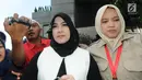 Istri tersangka Gubernur Jambi Zumi Zola, Sherin Taria usai menjalani pemeriksaan di gedung KPK, Jakarta, (22/5). Sherin diperiksa sebagai saksi terkait kasus dugaan suap dan gratifikasi atas proyek-proyek di Pemprov Jambi. (Merdeka.com/Dwi Narwoko)