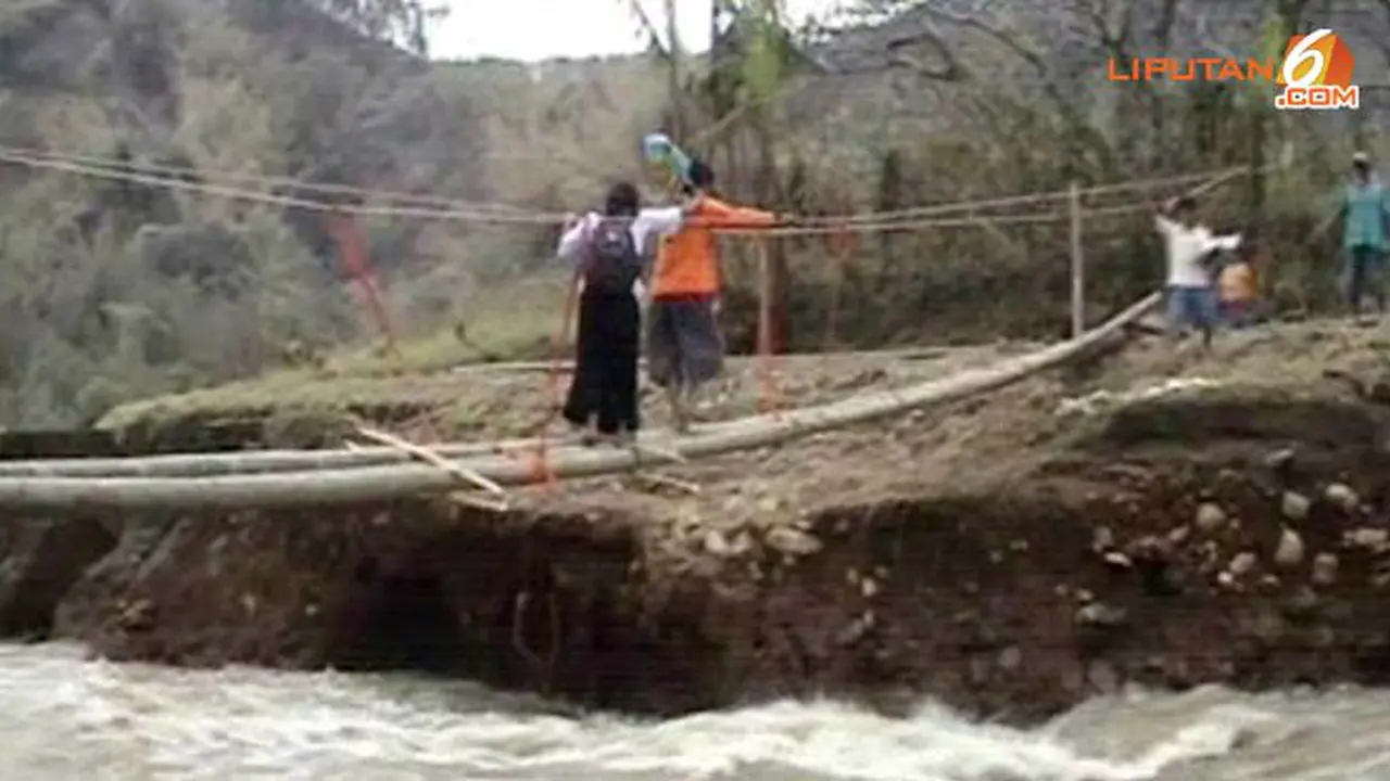 bergantungan-jembatan-140223a.jpg