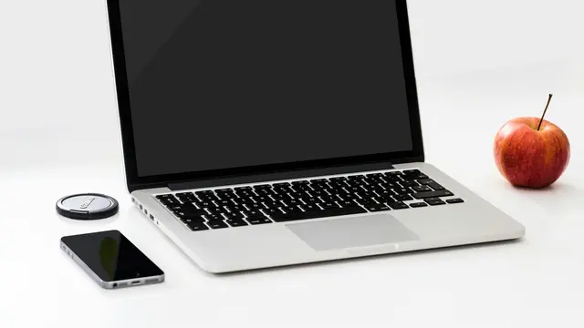 7. Jangan Bawa Laptop Sembarangan