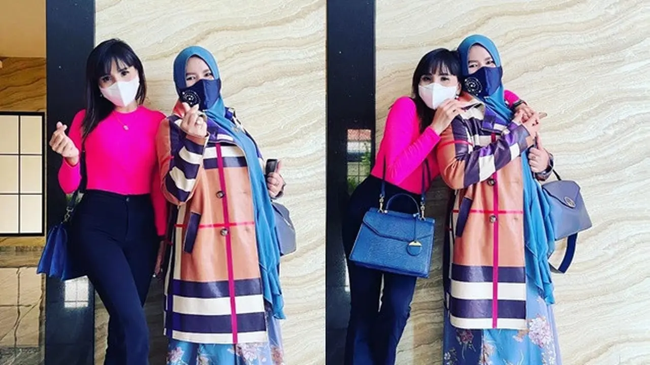 6 Potret Kebersamaan Rohimah Alli dan Eva Belisima, Ingin Bersahabat