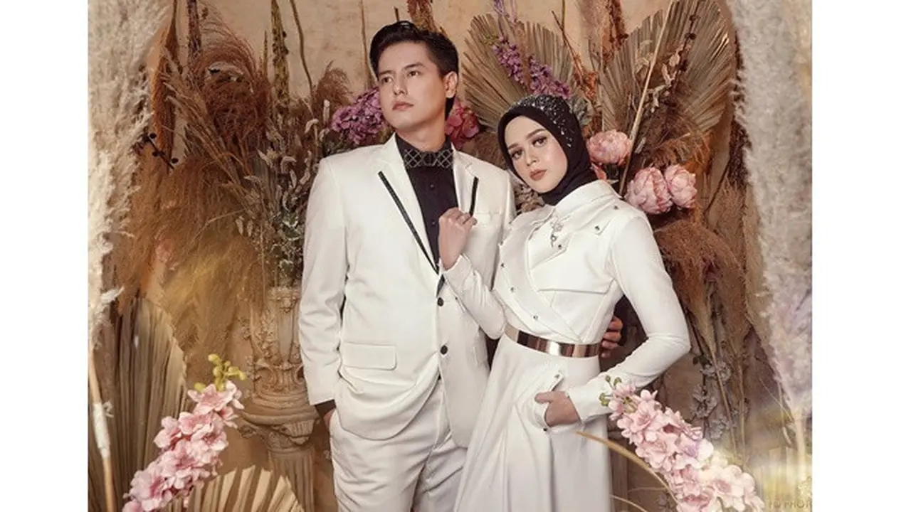 5 Foto Pemotretan Cut Meyriska dan Roger Danuarta, Elegan Berbusana Formal