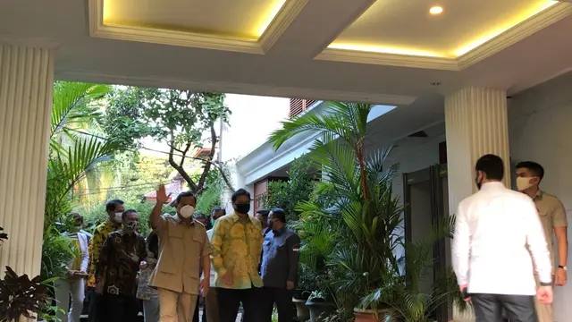 Ketum DPP Golkar Airlangga Hartarto menemui Prabowo di kediamannya, Jalan Kertanegara Jakarta.
