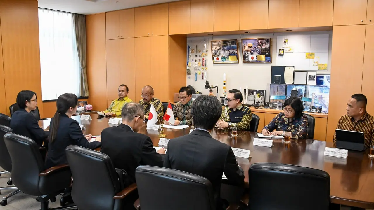 Menko Muhaimin dalam pertemuan dengan Minister in charge of a Society of Well-Ordered and Harmonious Coexistence with Foreign Nationals Kimi Onoda di Tokyo, Jepang.