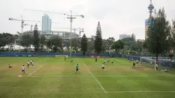 Suasana latihan Timnas Indonesia U-20 untuk persiapan Kualifikasi Piala Asia U-20 2023 yang berlangsung di Lapangan A Gelora Bung Karno, Jakarta, Selasa (30/08/2022). (Bola.com/Bagaskara Lazuardi)
