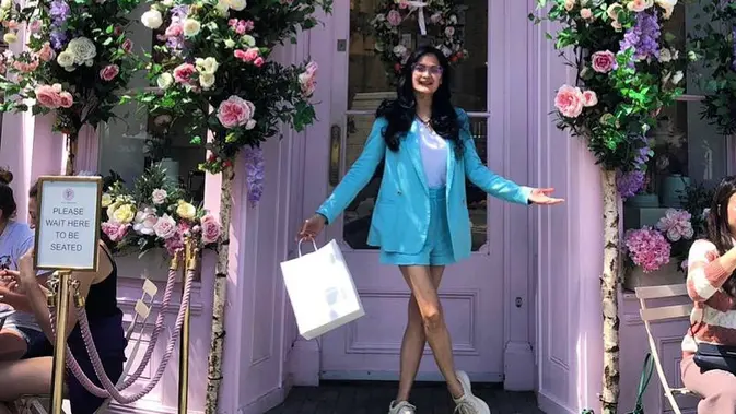 Ulang Tahun Ke 53 Donna Harun Unggah Foto Ayah Dan Ibu News Entertainment Fimela Com