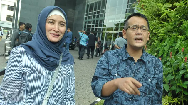 Kemesraan Inneke Koesherawati dengan Suami usai Pledoi
