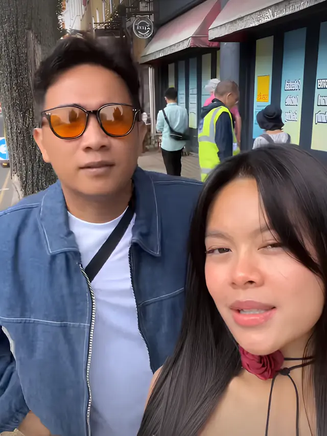 Melly Lee di London