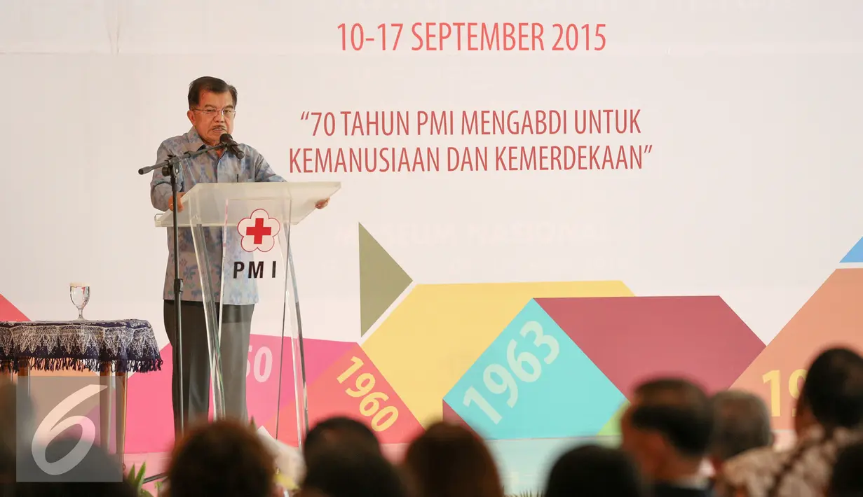 Wakil Presiden Jusuf Kalla saat menghadiri HUT ke-70 Palang Merah Indonesia (PMI) di Museum Nasional, Jakarta, Kamis (17/9/2015). (Liputan6.com/Faizal Fanani)