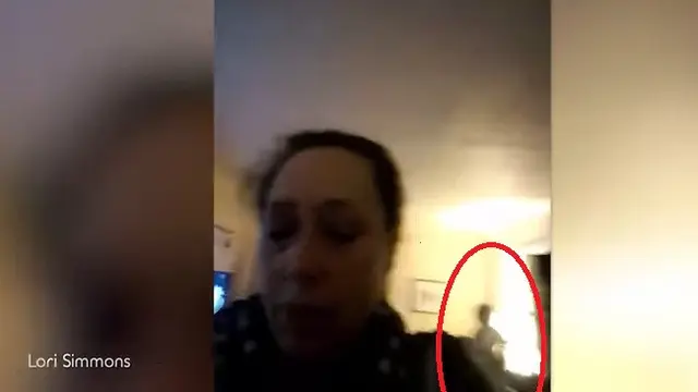 penampakan mirip alien terekam kamera (foto: Lori Simmons)