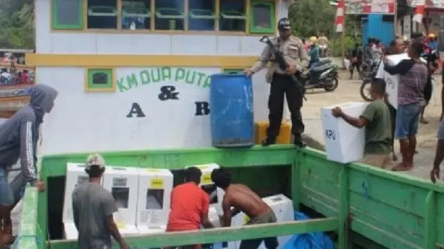 Distribusi logistik di Waropen