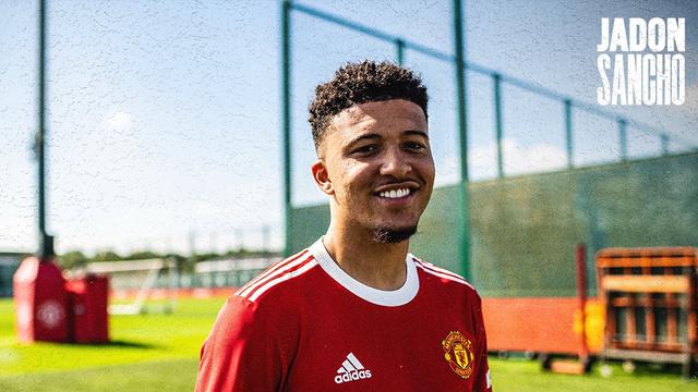 Jadon Sancho resmi bergabung dengan Manchester United.