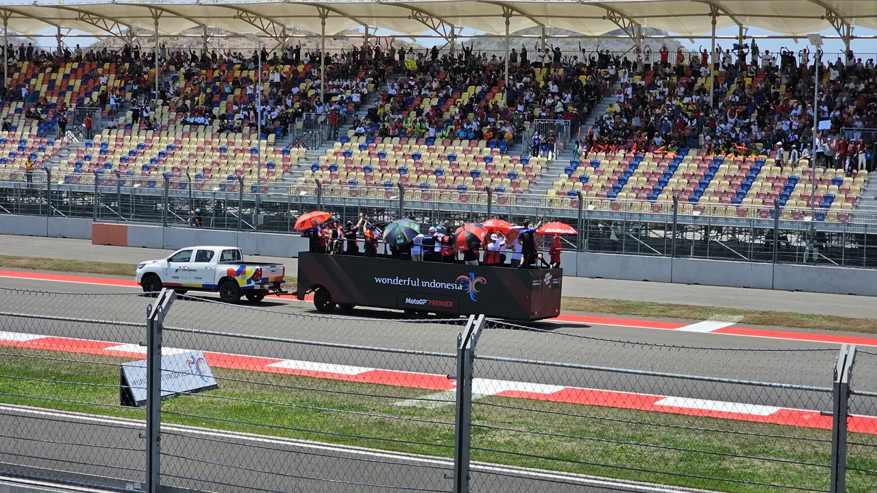 Parade pembalap MotoGP di Sirkuit Mandalika