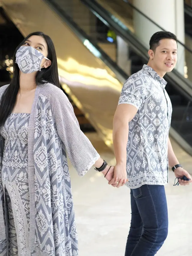 7 Potret Kevin Liliana Pamer Baby Bump, Tetap Tampil Menawan