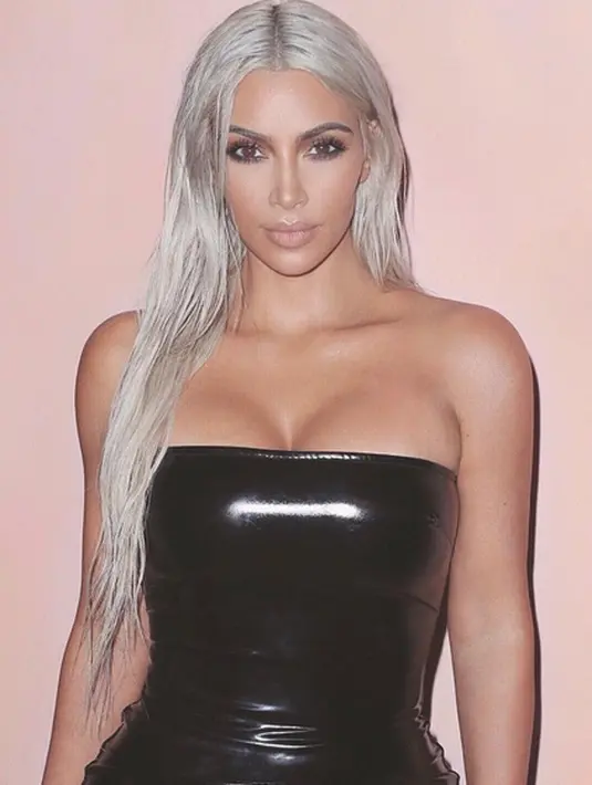 Namun sayangnya, beredar rumor bahwa penampilan Kim seperti itu malah disebut mirip dengan Penyihir Putih, yakni salah satu karakter di film The Lion, the Witch and the Wardrobe. (Instagram/kimkardashian)