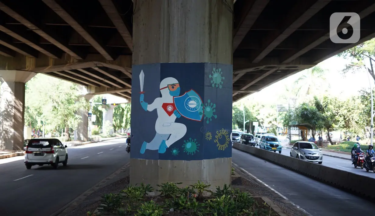 Mural bertema Covid-19 menghiasi pilar Jalan Tol Ir. Wiyoto Wiyono di kawasan Cempaka Putih, Jakarta, Rabu (2/12/2020). Pembuatan mural pada 100 pilar tersebut bertujuan untuk menghiasi kolong tol agar lebih berwarna. (Liputan6.com/Immanuel Antonius)