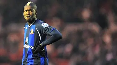 Sunderland&#039;s Djibril Cisse reacts after missing an opportunity against Middlesbrough during English Premier league match at Riverside Stadium, Middlesbrough, on January 10, 2009. AFP PHOTO/ANDREW YATES