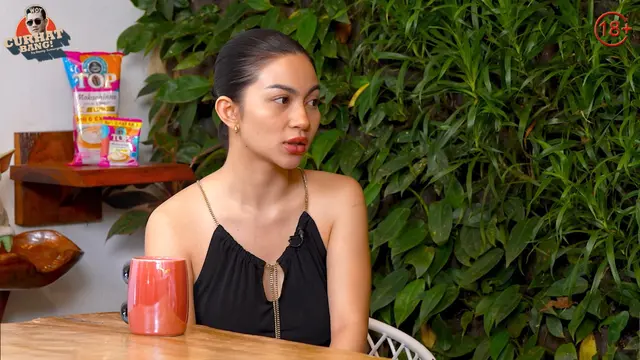 Pacaran dengan Stefan William membuat Ariel Tatum dapat bullying. (credit:youtube.com/@curhatbang)