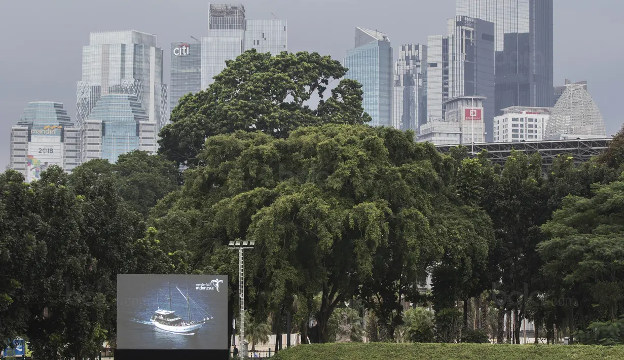 Layar kaca raksasa terdapat di Stadion Panahan, Jakarta, Kamis (8/2/2018). Lokasi ini akan menjadi salah satu venue pelaksanaan Asian Games 2018. (Bola.com/Vitalis Yogi Trisna)