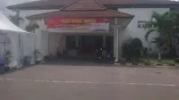 Tenda Ruang Tunggu Keluarga Korban AirAsia Dibongkar 
