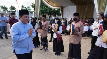 Menteri BUMN Erick Thohir meresmikan Masjid At-Thohir di di Kecamatan Gunung Sugih, Kabupaten Lampung Tengah, Provinsi Lampung, yang tak jauh dari kediaman orang tua Erick Thohir.