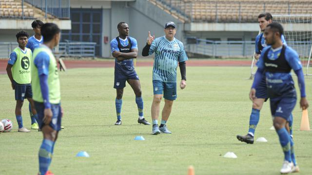 Persib Bandung, Robert Alberts