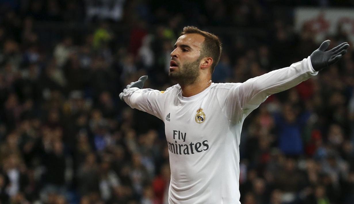 Pemain Jese Rodriguez melengkapi kemenangan Real Madrid dengan satu gol saat menglahkan Sevilla 4-0 pada lanjutan La Liga Spanyol pekan ke-30 di Stadion Santiago Bernabeu, Senin (21/3/2016) dini hari WIB.  (REUTERS/Sergio Perez)