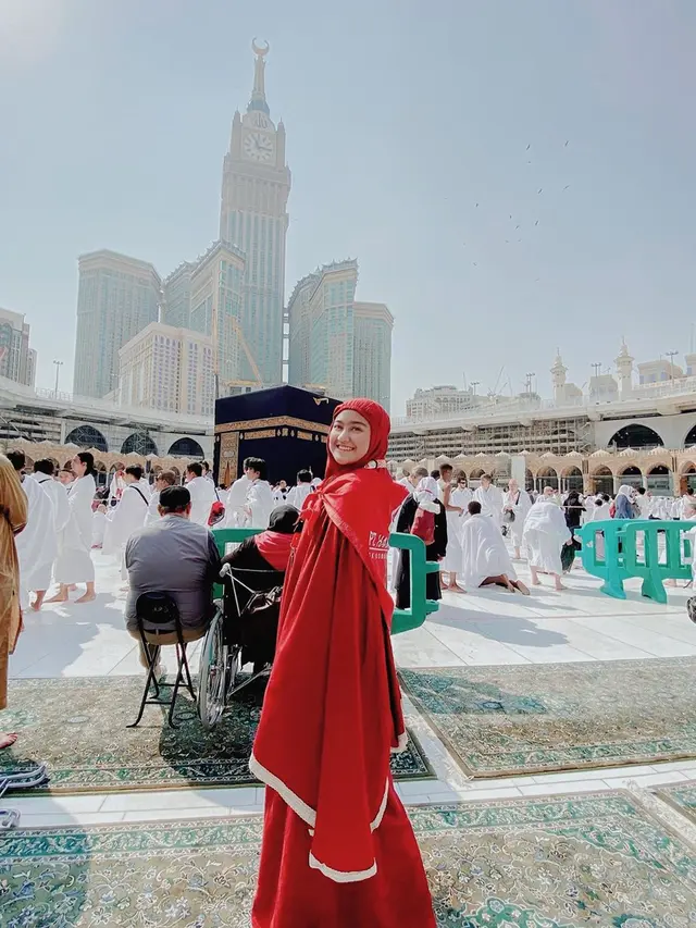6 Potret Salshabilla Adriani Tampil Berhijab Ini Curi Perhatian Netizen