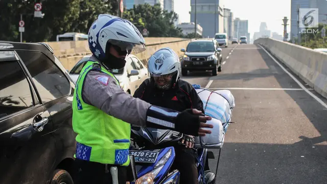Ulah Pemotor di JLNT Kampung Melayu-Tanah Abang