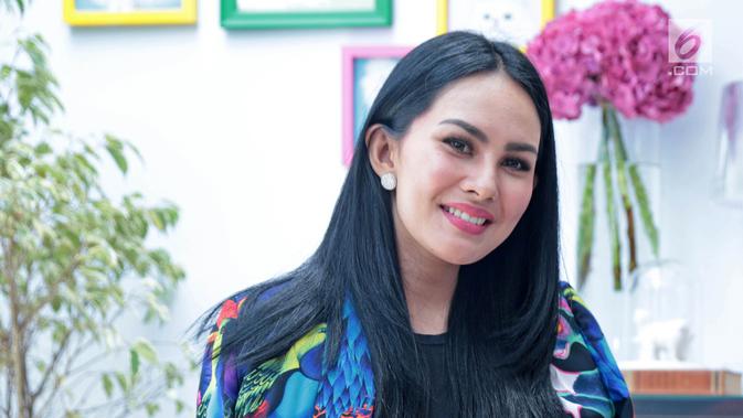 Tampil Seksi, Kartika Putri Nyaris Tak Dikenali - ShowBiz Liputan6.com