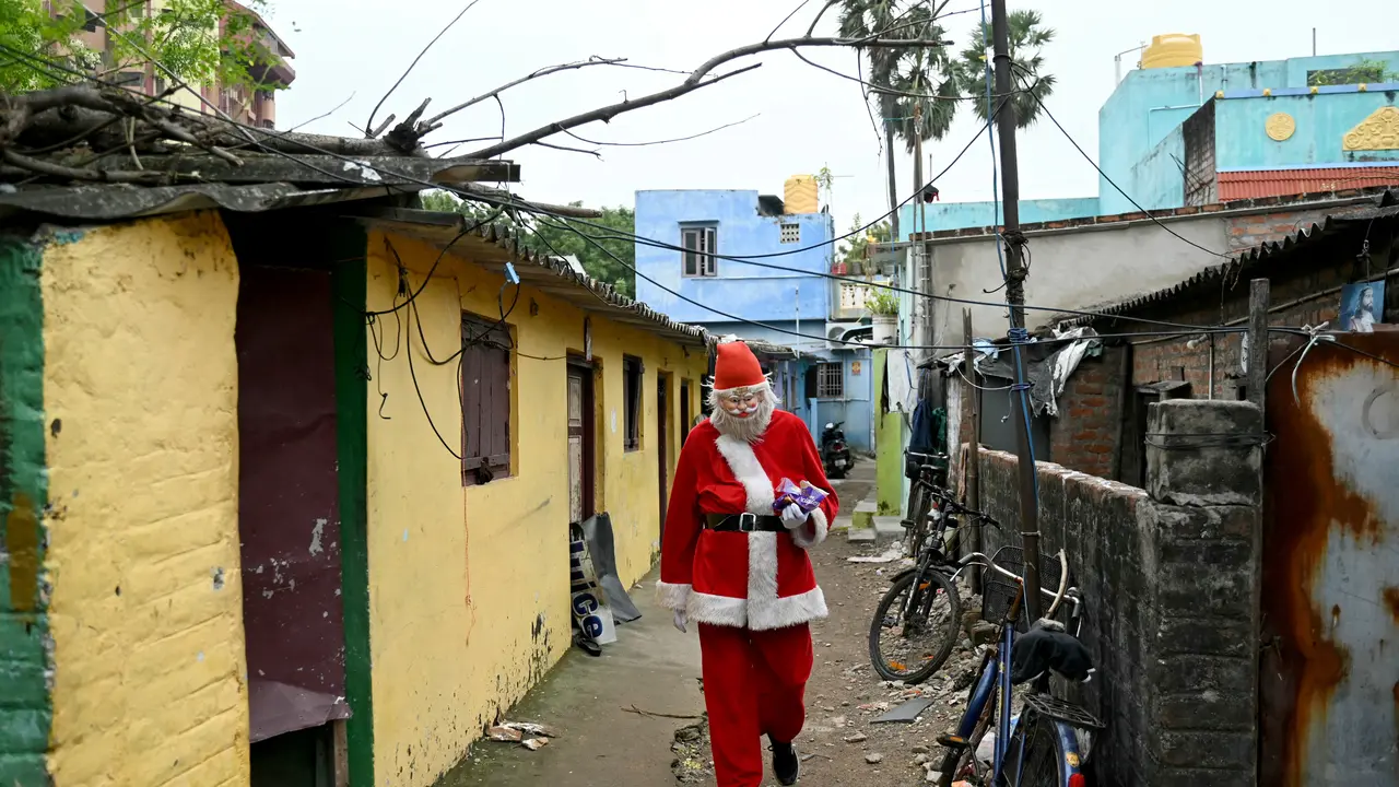 Kapan Ikon Natal Santa Klaus Mulai Berkostum Merah-merah?