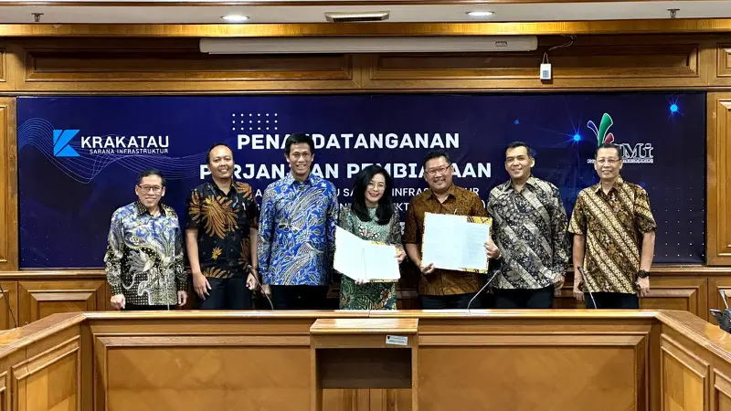 Subholding PT Krakatau Steel (Persero) Tbk (PT KS) yaitu PT Krakatau Sarana Infrastruktur (PT KSI) menandatangani perjanjian pembiayaan dengan PT Sarana Multi Infrastruktur (Persero) (PT SMI).