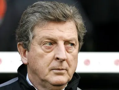 Fulham's English manager Roy Hodgson is pictured before a Premier League match against Chelsea at Craven Cottage in London, on December 28, 2008. AFP PHOTO / Glyn Kirk