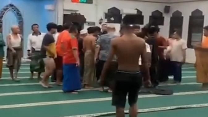 Suara Kiamat dari Masjid Guncang Warga Sampang Dini Hari