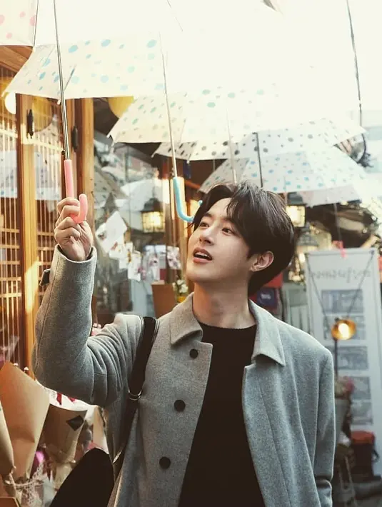 "Keluarga Minwoo, personel 100%, rekan artis di TOP Media, dan staff sedang berduka dengan kabar yang tiba-tiba ini," tambahnya. (Foto: instagram.com/sogogijuseyo)