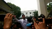 Ahmad Dhani usai menjalani sidang di Pengadilan Negeri Surabaya. (Liputan6.com/Dian Kurniawan)