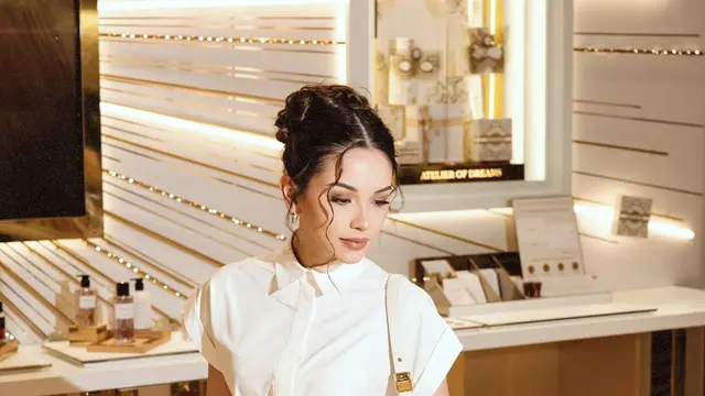 Potret Alyssa Daguise dengan Brand Dior, Aura Cantiknya Makin Tumpah-Tumpah. (instagram/alyssadaguise)