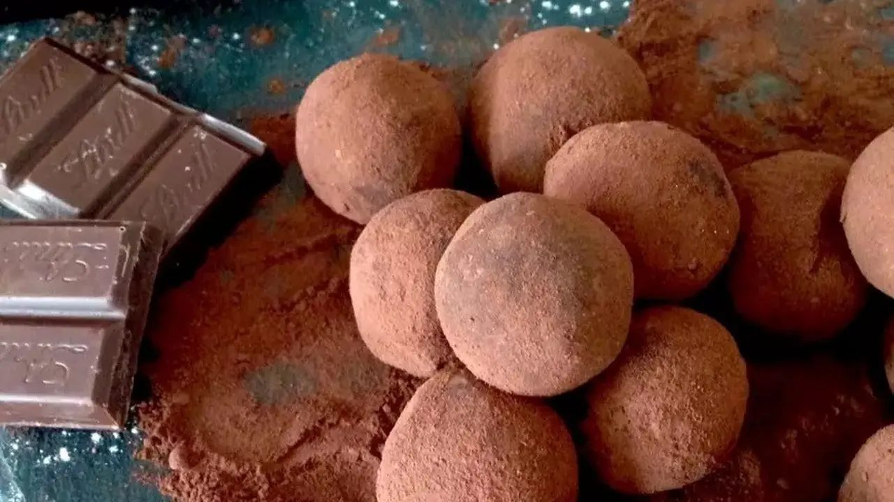 Resep cokelat praline isi alpukat untuk rayakan Valentine's Day. (dok. Cookpad @1717CHID)