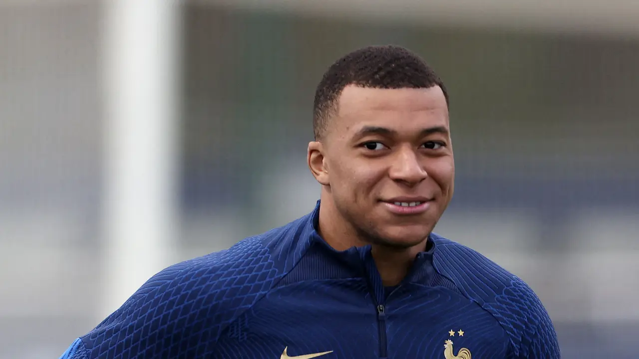 Foto: Potret Kylian Mbappe Sang Kapten Baru Timnas Prancis saat Berlatih Menjelang Kualifikasi Euro 2024
