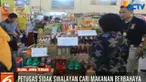 Tidak hanya makanan, petugas juga mengecek gudang penyimpanan.