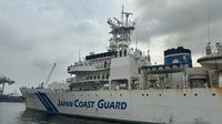Kapal Settsu milik Japan Coast Guard bersandar di Pelabuhan Tanjung Priok, Jakarta, Rabu (22/1/2025). (Liputan6.com/Benedikta Miranti)