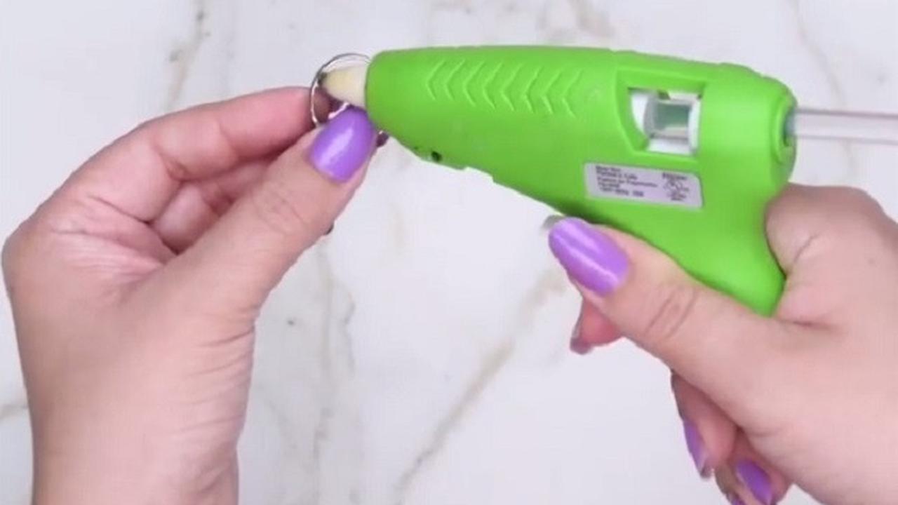 Ternyata, Ini Kegunaan Lain dari Lem untuk Kehidupan Sehari-hari