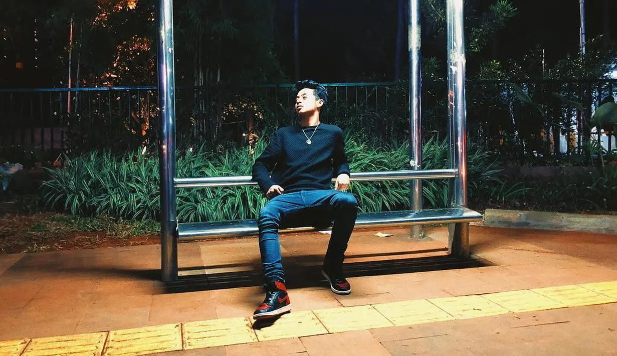 (Instagram/bastiansteel)