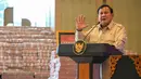 Presiden Prabowo menuturkan uang senilai Rp13 triliun tersebut dapat dipergunakan untuk memperbaiki dan merenovasi 8.000 lebih sekolah. Selain itu, uang tersebut dapat pula digunakan untuk membangun kampung nelayan yang selama ini kurang diperhatikan. (BAY ISMOYO/AFP)