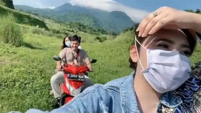 5 Momen Liburan Via Vallen ke Ranu Manduro yang Sedang Viral