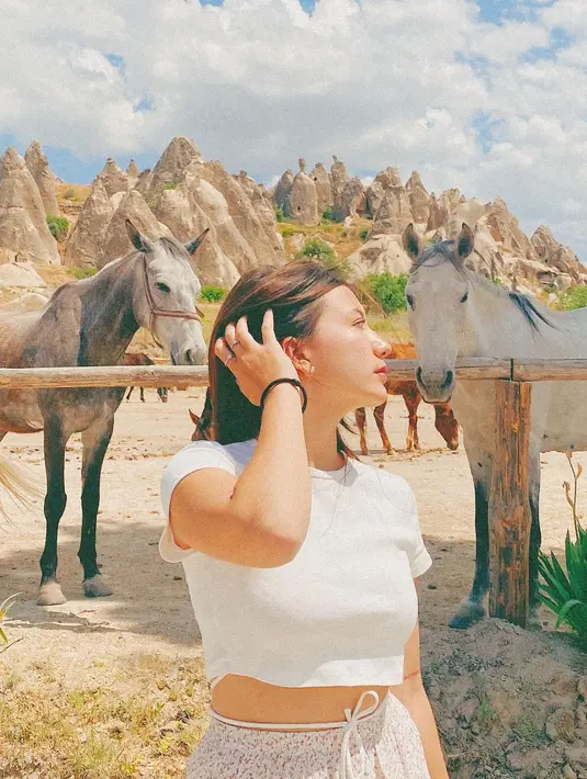 Di usia 23 tahun Cassandra Lee masih punya banyak mimpi untuk dikejar. [Instagram @cassandraslee]